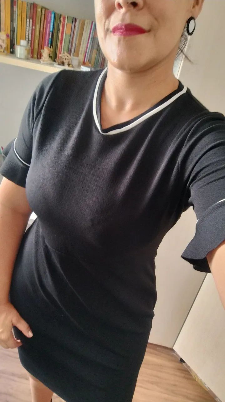 Vestido preto com detalhes em branco - Foto 3