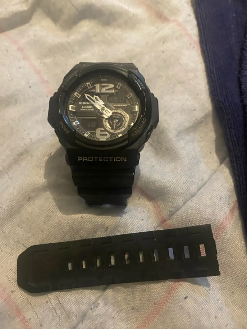 Pulseira Casio G-Shock Original e relógio mondaine