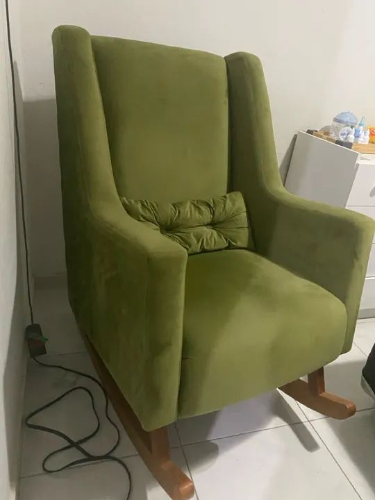 Poltrona Amamentação e Puff Verde - Conforto e Estilo - Foto 4