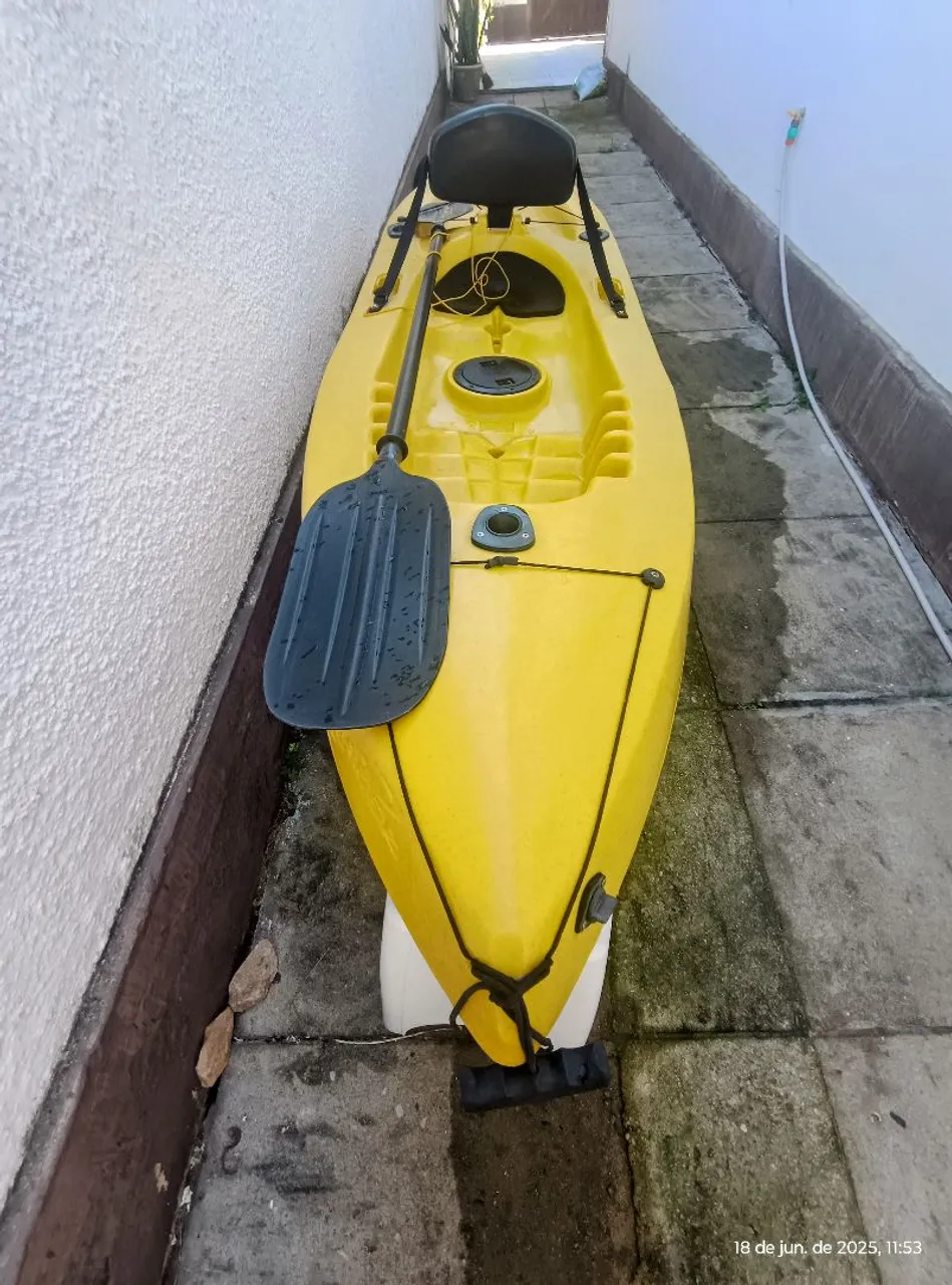 Caiaque Amarelo para Remo e Canoagem