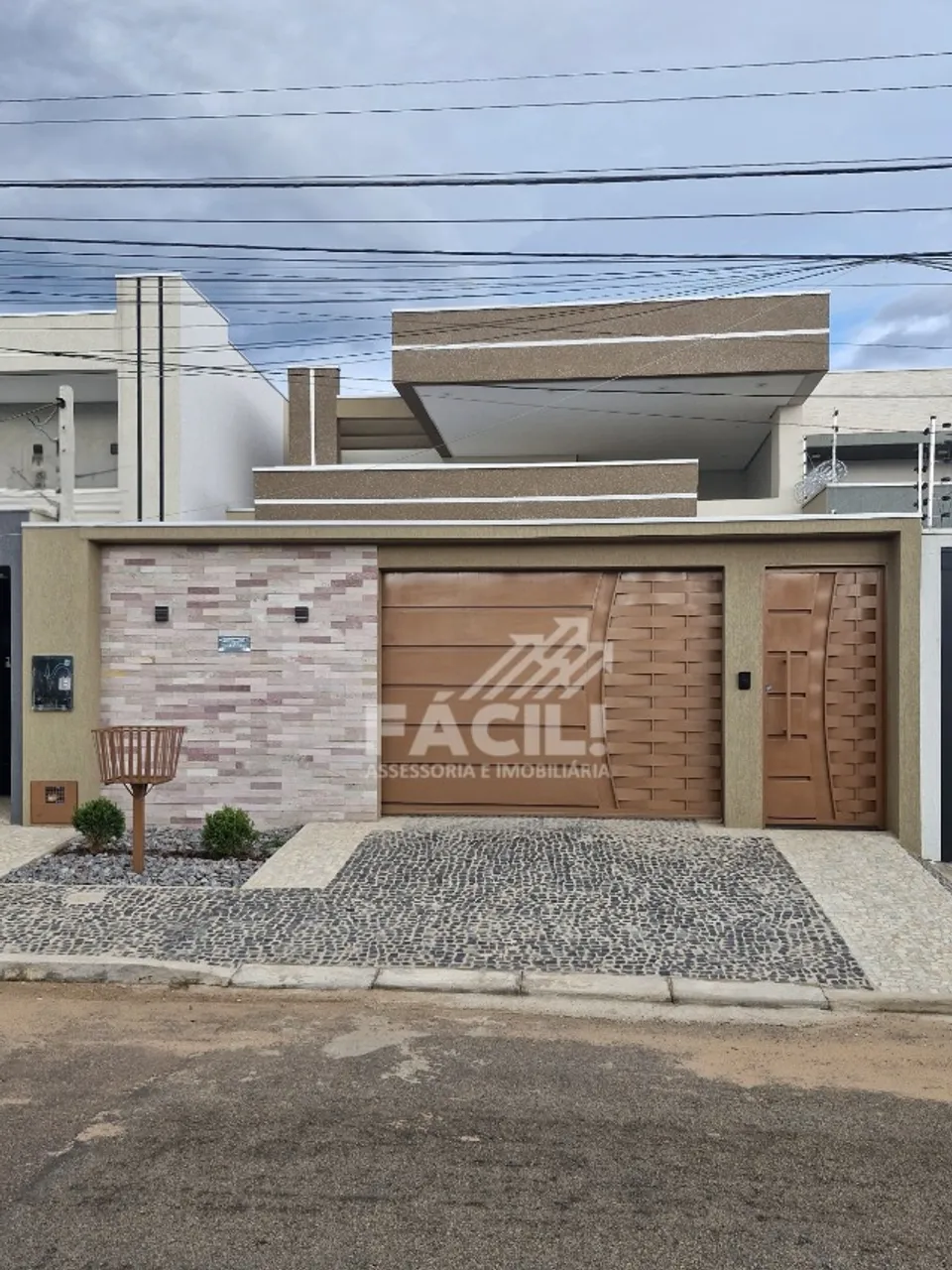 Vende-se Casa com 3 Suítes na Quadra 507 Sul