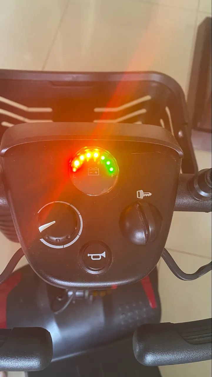 Vendo cadeira elétrica scooter  - Foto 3