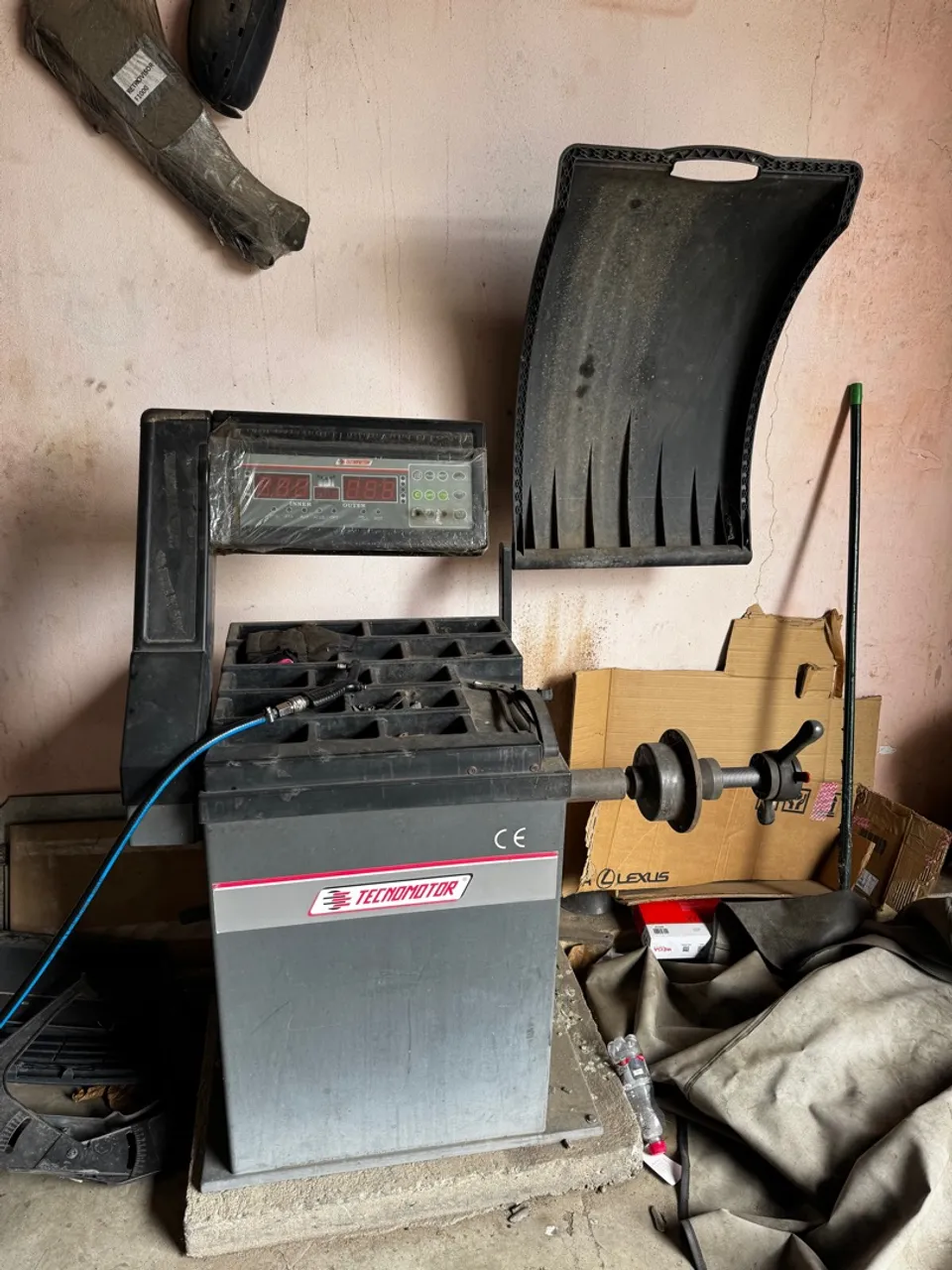 Balanceadora de Rodas Tecnomotor seminova