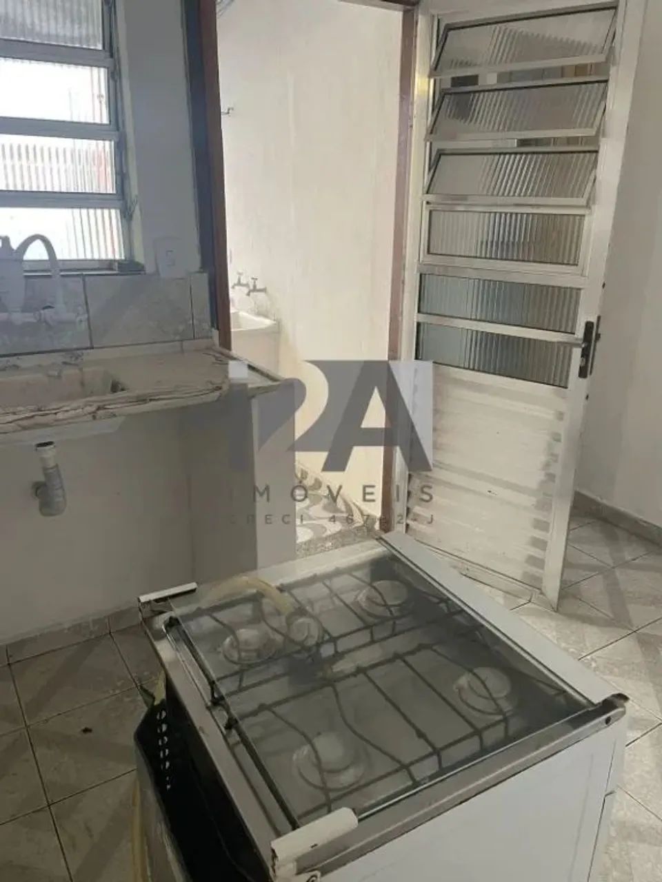 Vendo sobrado no centro de Osasco com 150 m² de área construída, com 4 dormitórios, 1 send - Foto 2