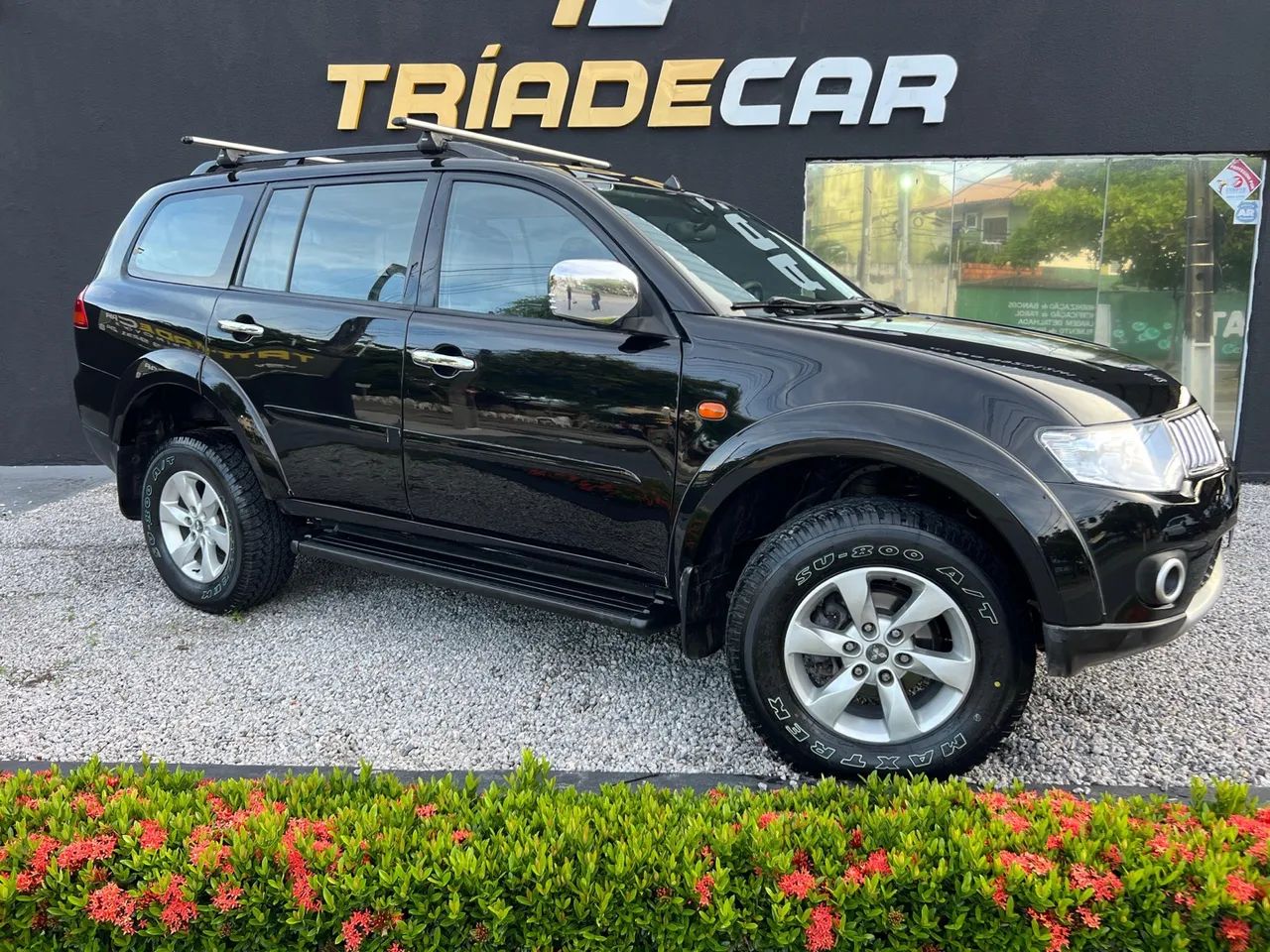 Pajero Dakar - 3.2 Diesel - 7 Lugares - Automático - 2012 - Pneus Zerados