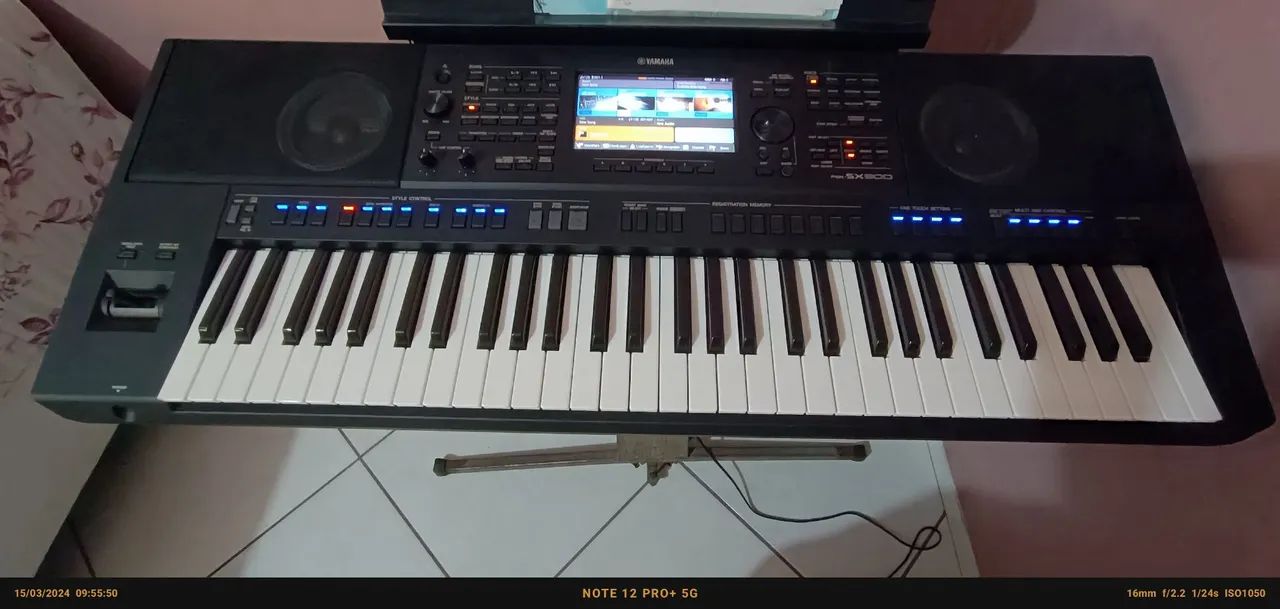 Teclado Yamaha PSR-SX900 - Seminovo - Foto 3