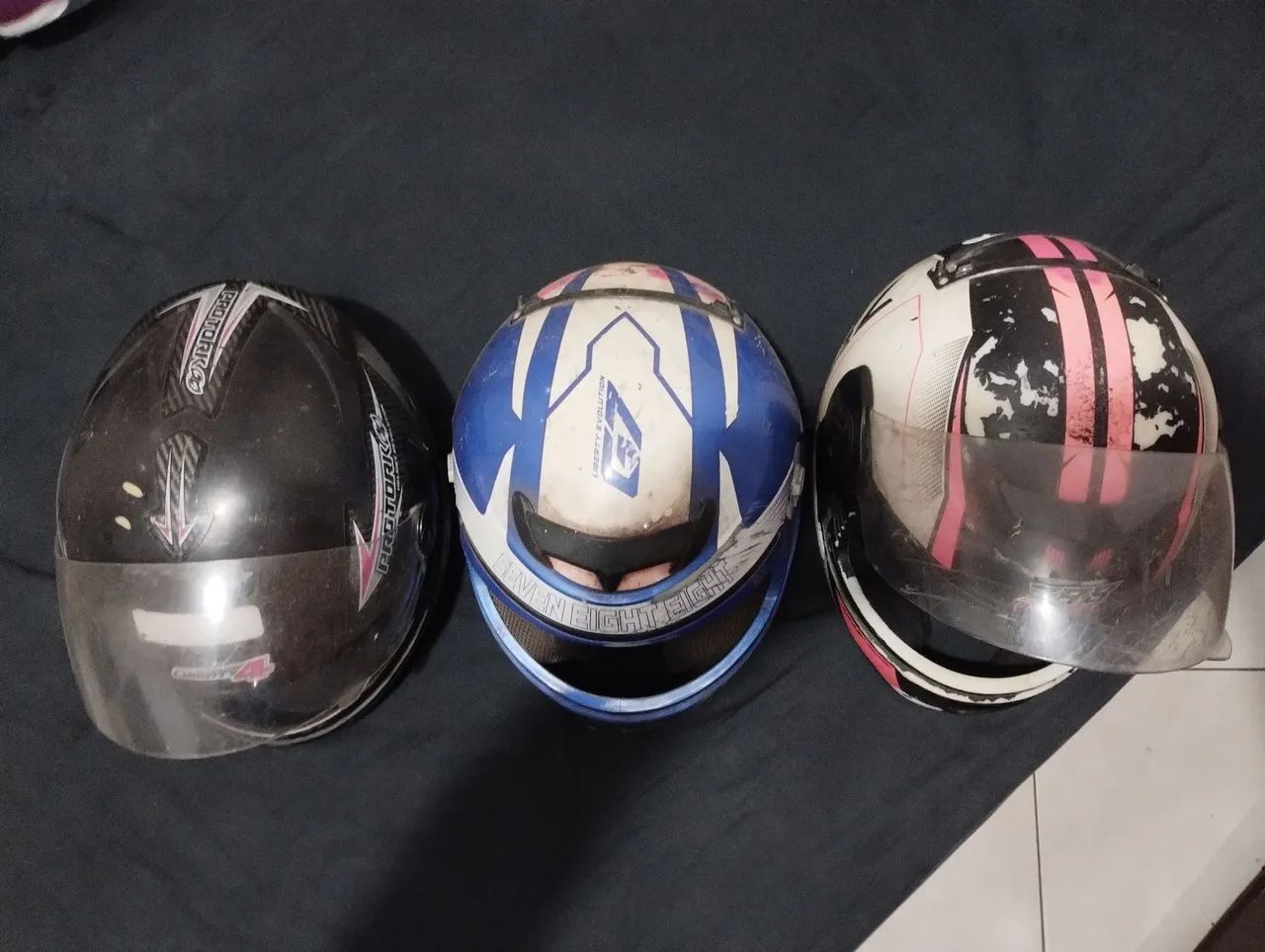 3 Capacetes. Venda ou troca por itens para venda em brechó.