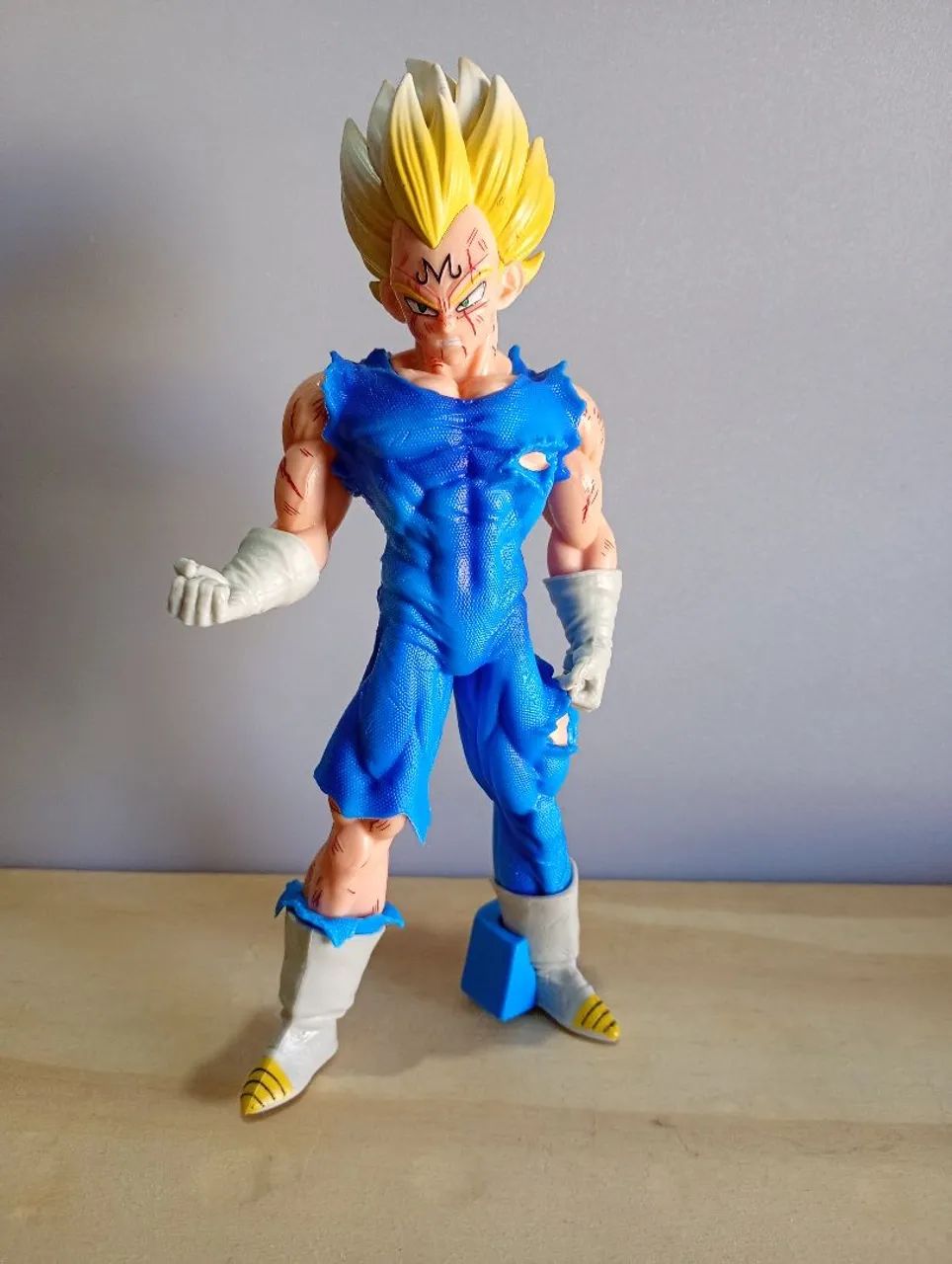 Boneco Vegeta Super Saiyajin Majin