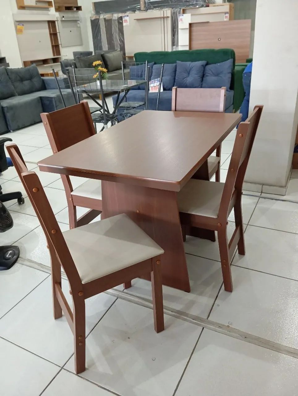 Mesa de Jantar com 4 Cadeiras - Amadeirada - Foto 2