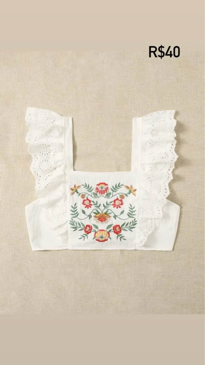 Top Branco Bordado Floral com Babados