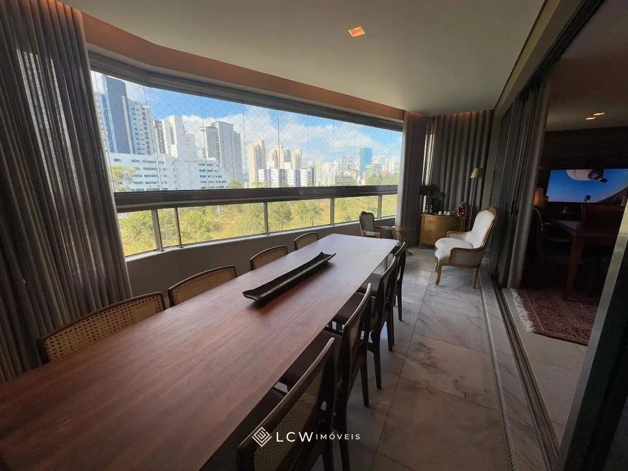 Apartamento à venda no Belvedere, 4 quartos com 2 suítes, 4 vagas de garagem
