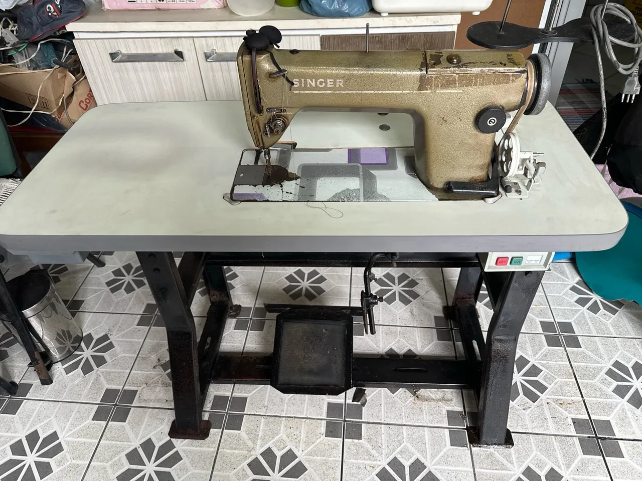 Máquina de Costura Singer Industrial Reta