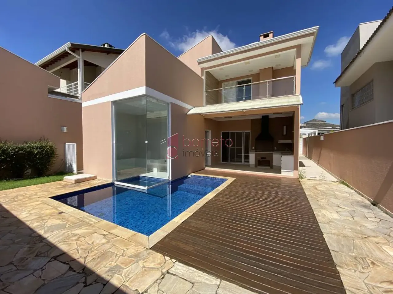 CASA COM 3 SUÍTES À VENDA NO CONDOMÍNIO BOSQUE DOS JATOBÁS - JUNDIAÍ/SP