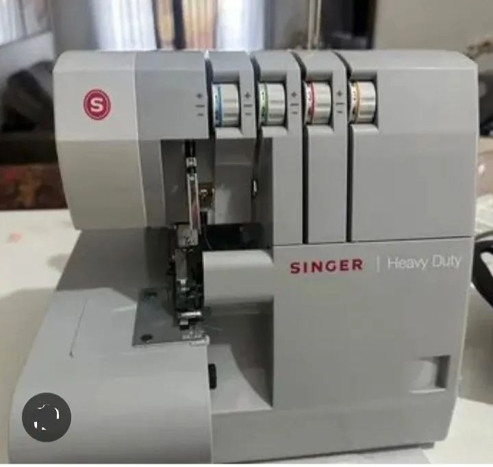 Máquina de costura Overlock Ultralock 