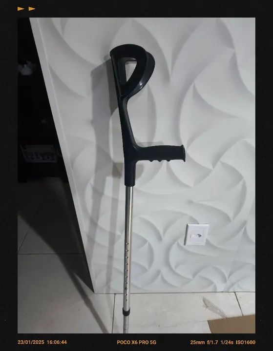 Bengalas e muletas - Foto 3