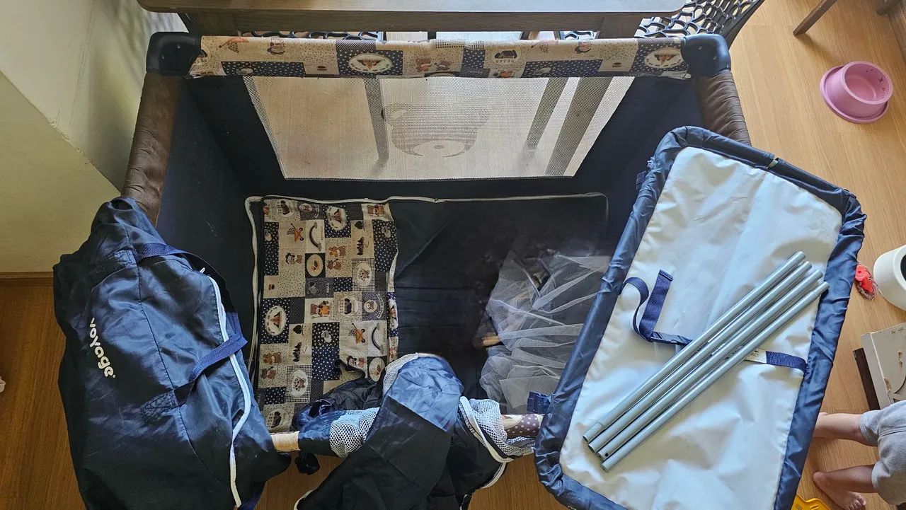 Berço portátil para bebê com mosquiteiro - Voyage  - Foto 3