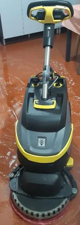 Limpadora de Piso BD 38/12 C Karcher