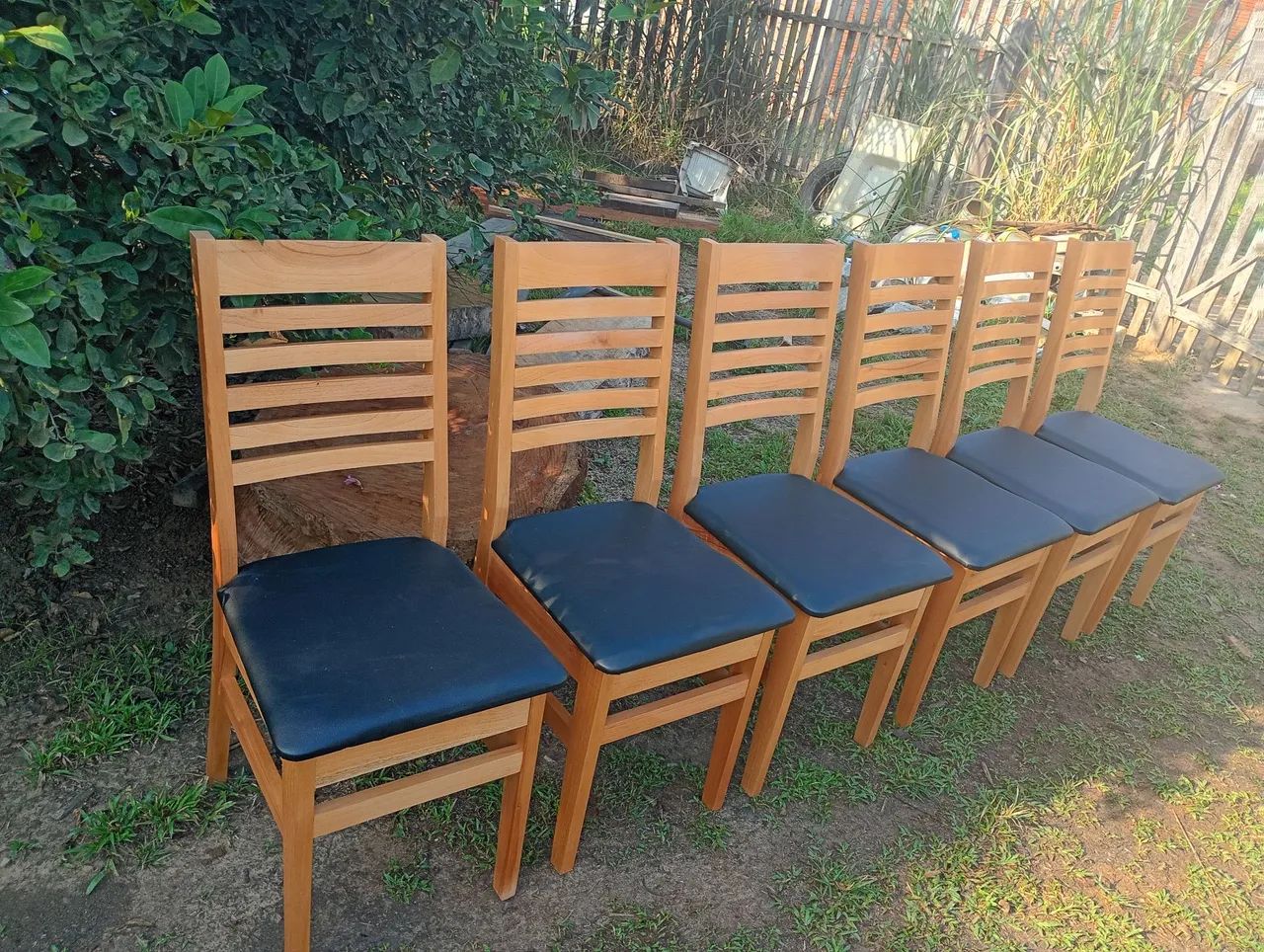 Mesa redonda64168516425730124