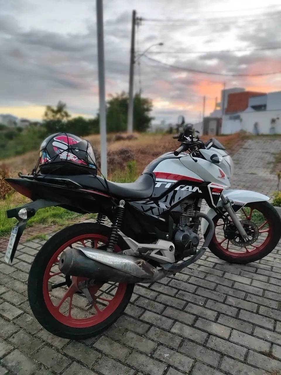 Vendo ou troco por outra moto inferior+ volta