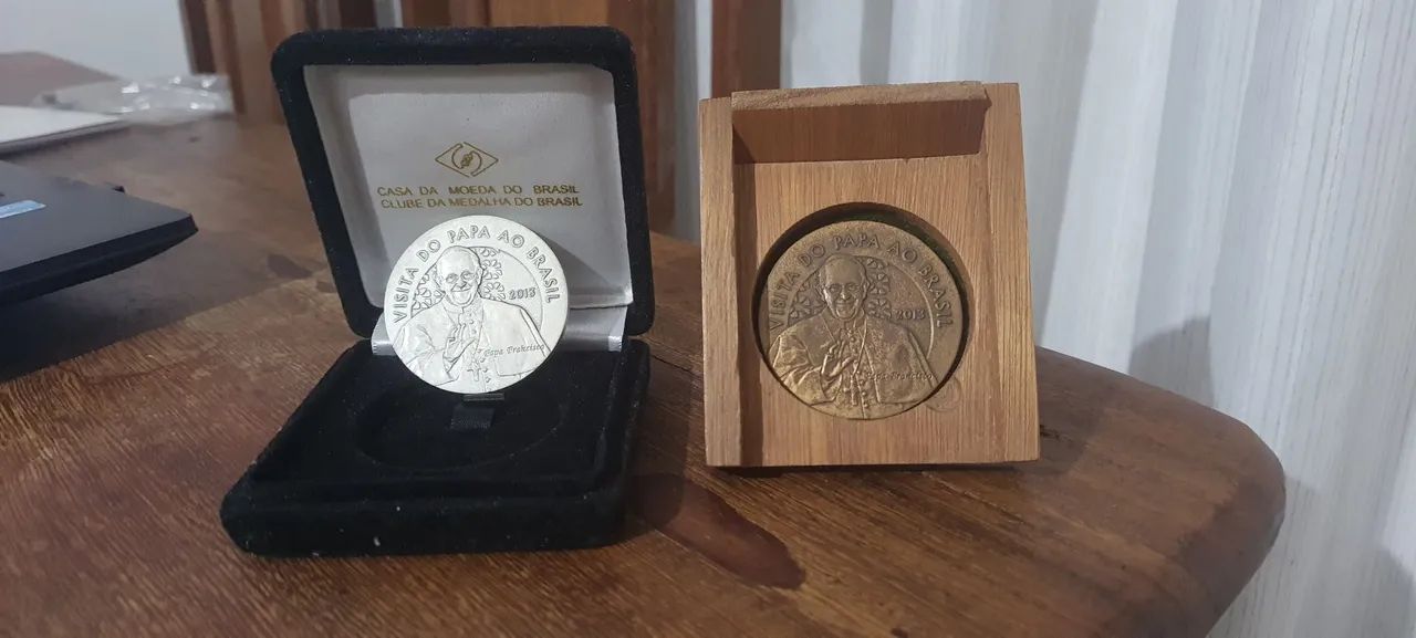 MEDALHAS DO PAPA FRANCISCO 