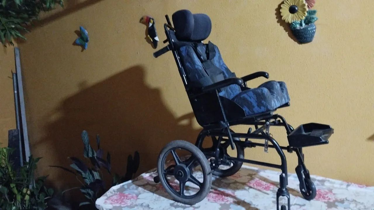 Cadeira de rodas infantil  - Foto 3