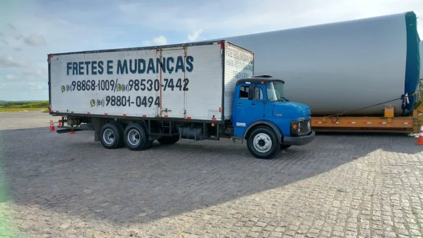 Baú em excelente estado 46m³ - 8 x 2,40