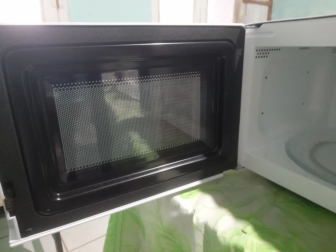 Vende-se micro-ondas 220v  - Foto 4