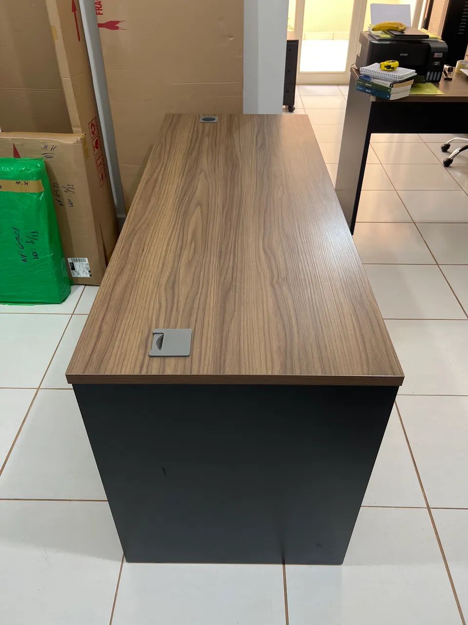 Mesa escritório com 2 Gaveta - Foto 4