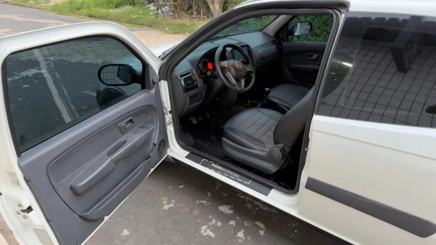 Fiat Strada Working Hard 1.4 Fire Flex 8V CD 2017 - Foto 4