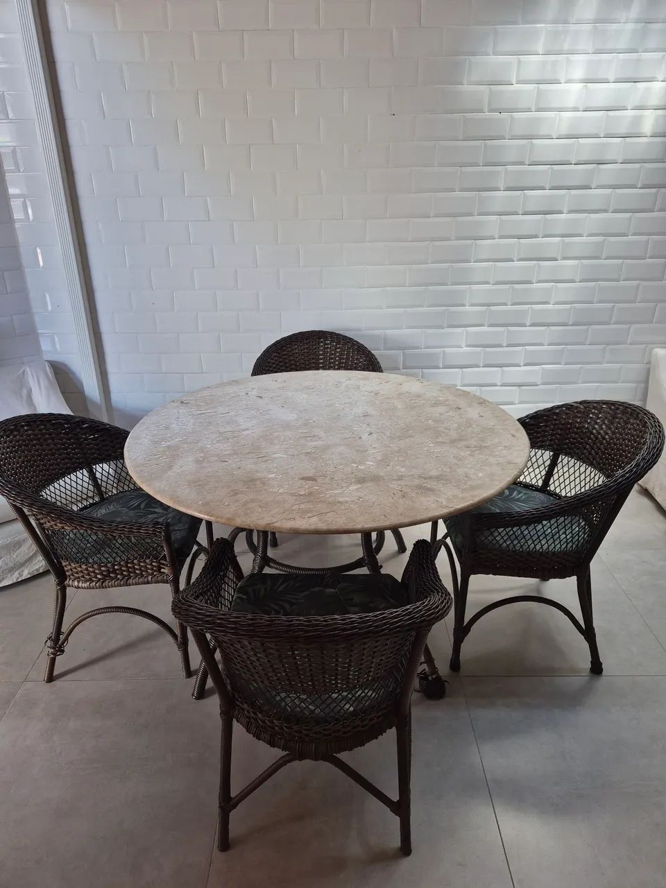 Mesa Marmore Bege Bahia 4 Cadeiras 