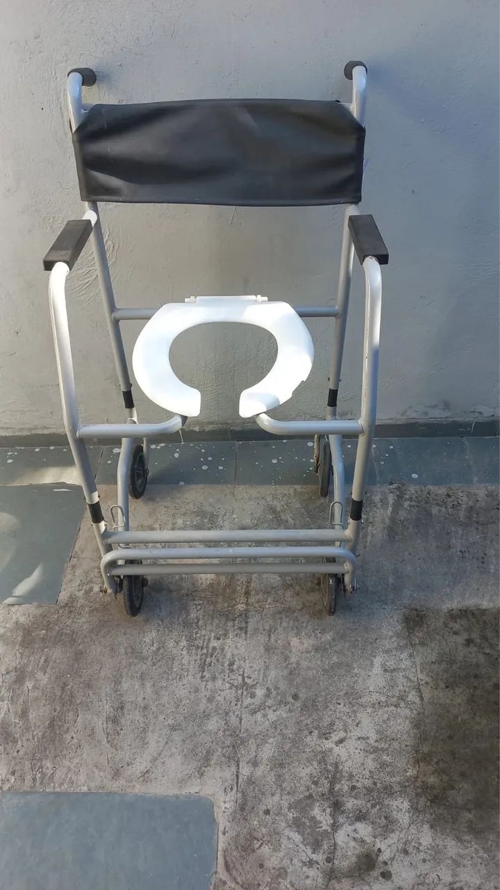 Cadeira de rodas para banho - Foto 4