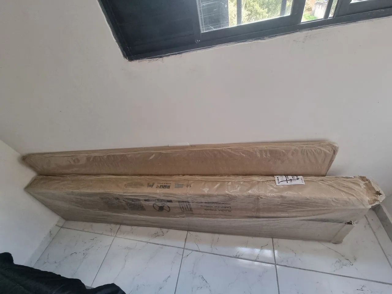 Guarda roupa solteiro(Novo sem uso).