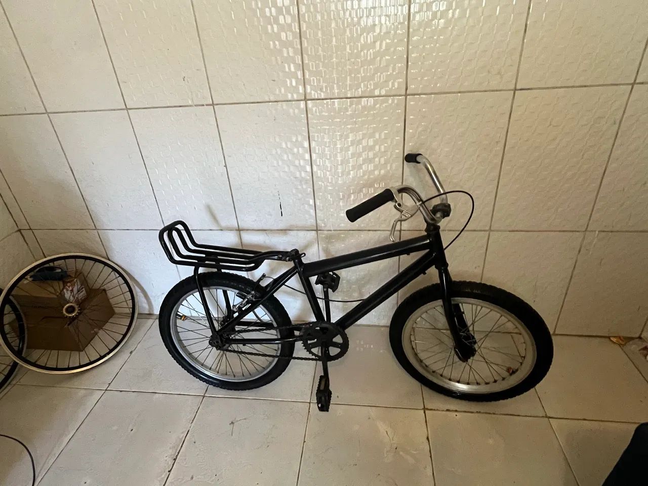 Bicicleta aro 20  vendo ou troco em celular - Foto 3