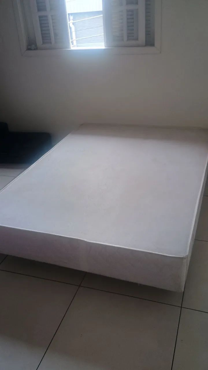 Vendo Base de cama de casal 
