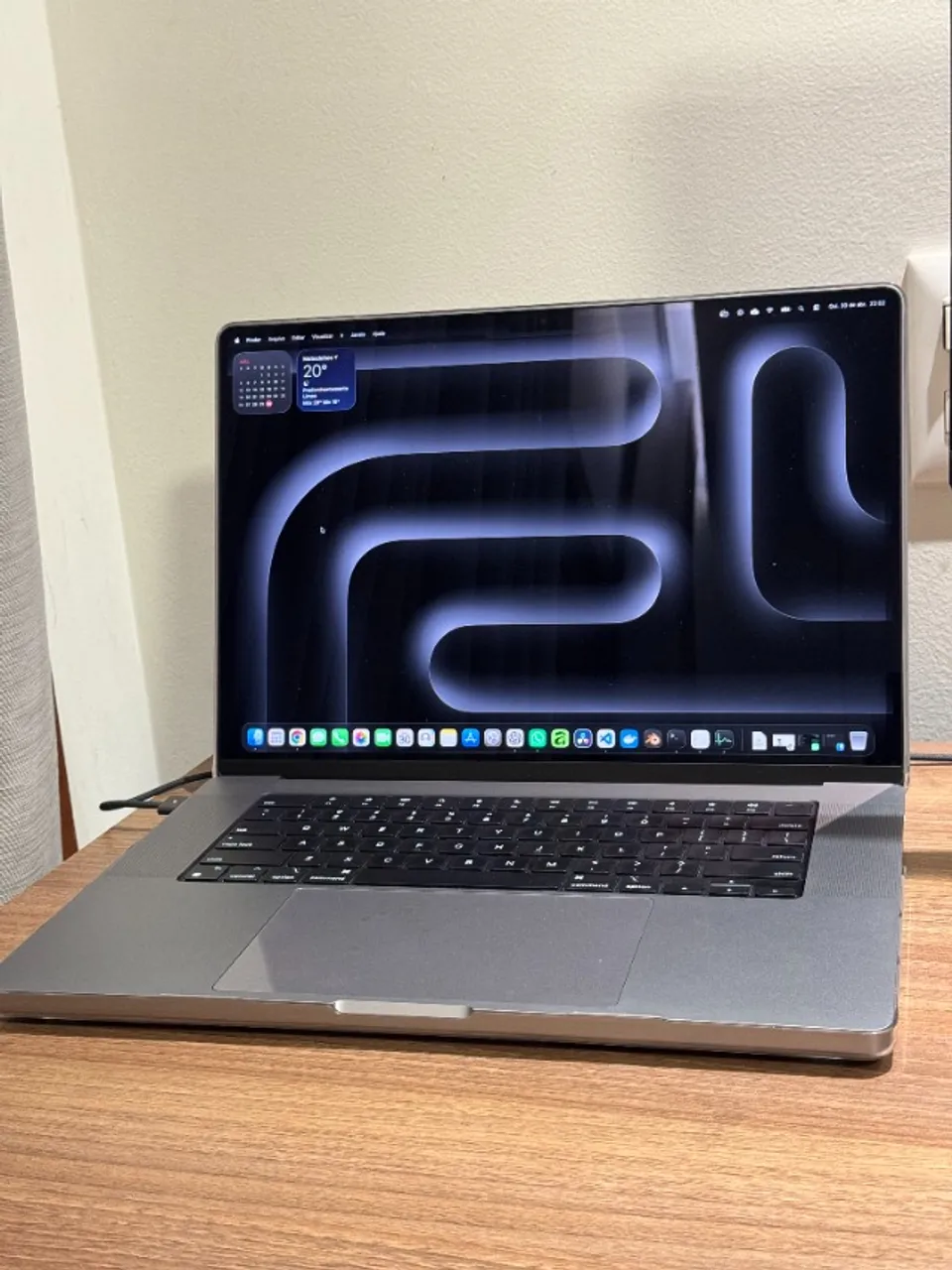 【新品/未開封】MacBook Pro16㌅M5 Max 48G/2TBシルバー MacBook Pro 16? M5 Max 48GB / 2TB SSD - NOVO LACRADO - EUA