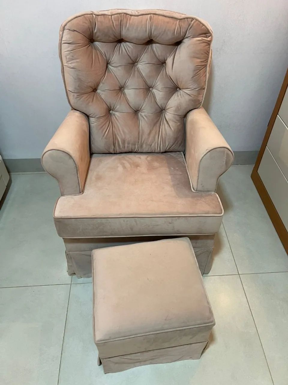 Poltrona de amamentação com PUFF e Balan ço  - Foto 2