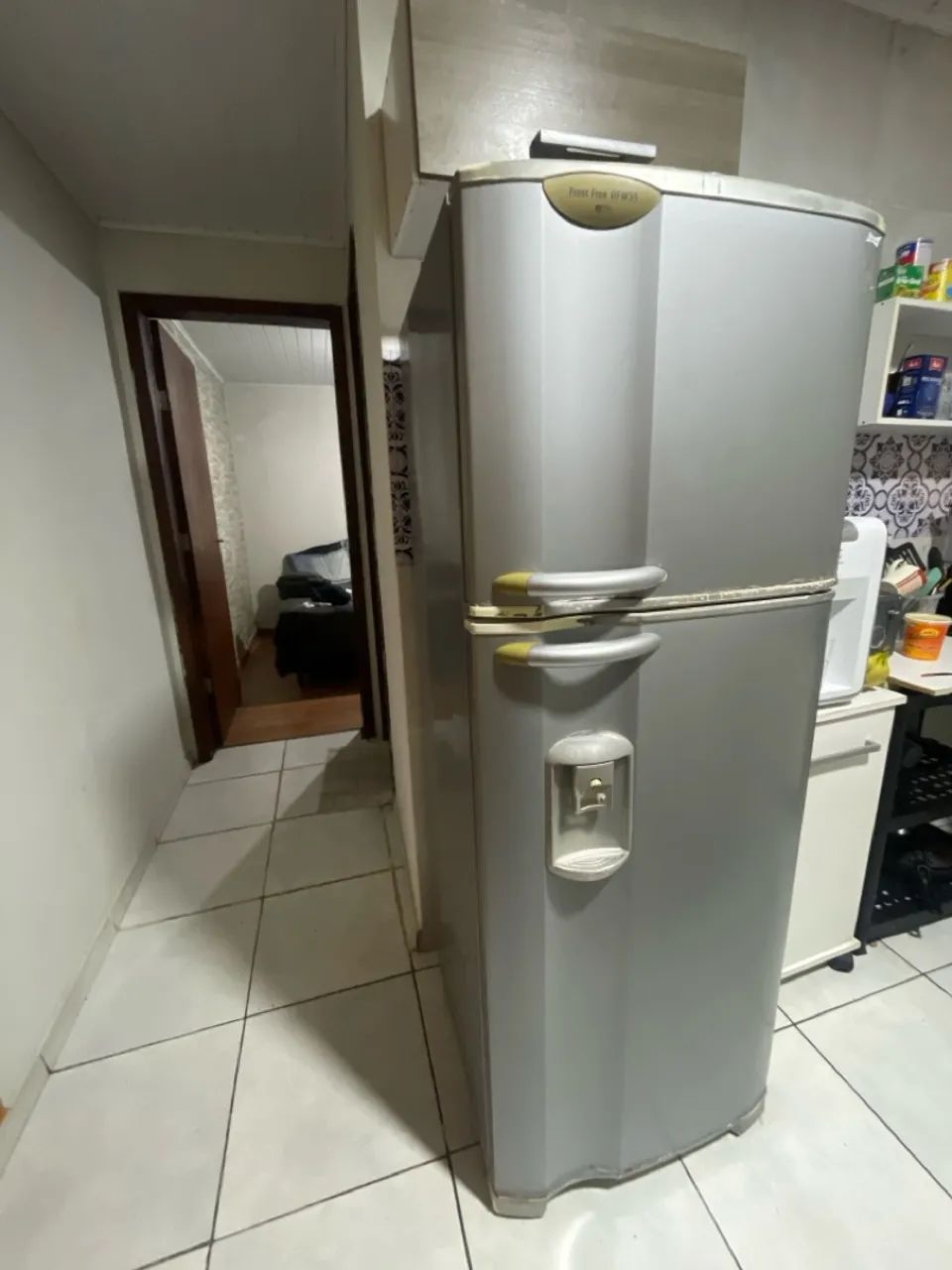 Geladeira Eletrolux - preciso vender rápido 