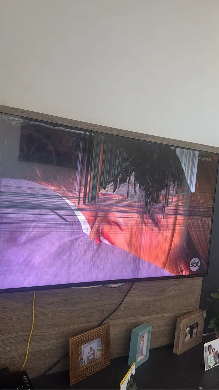 Tv LG 50 polegadas quebrada