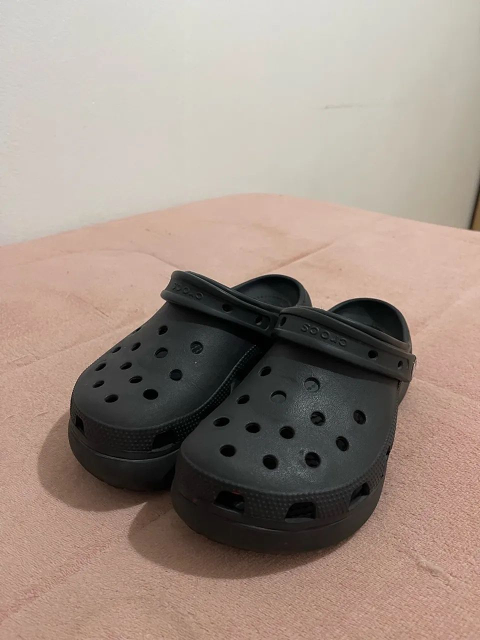 Vendo Crocs de plataforma  - Foto 3