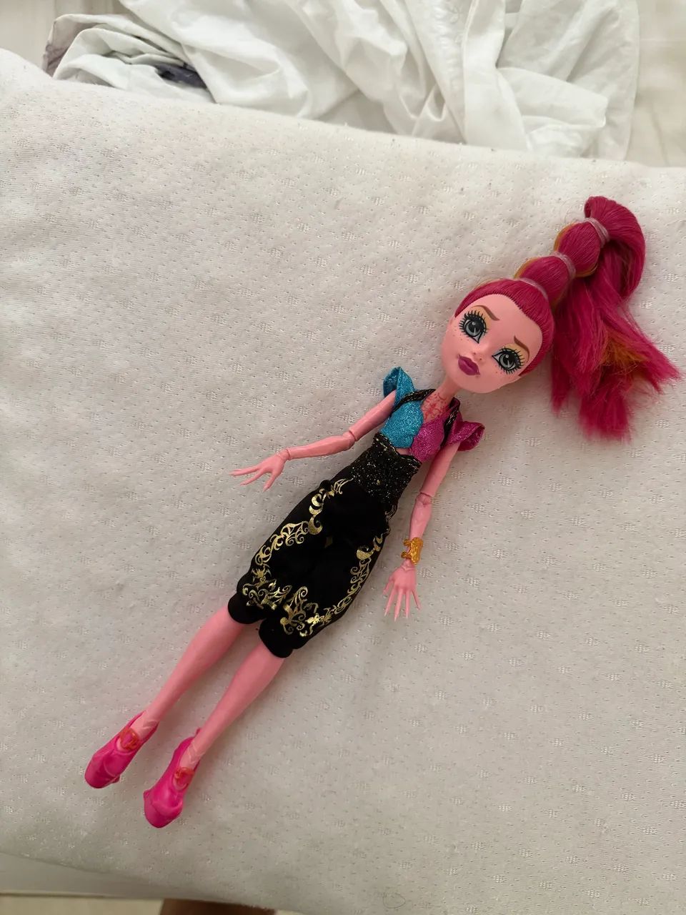 Gigi monster high básica g1
