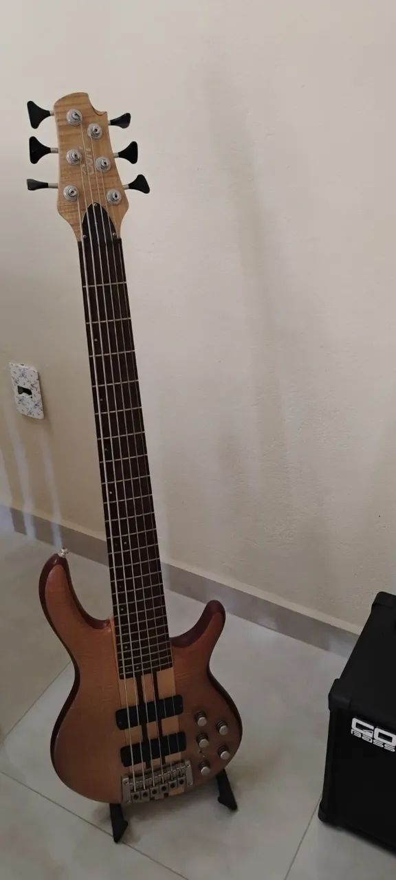 Contra baixo cort A6 com case