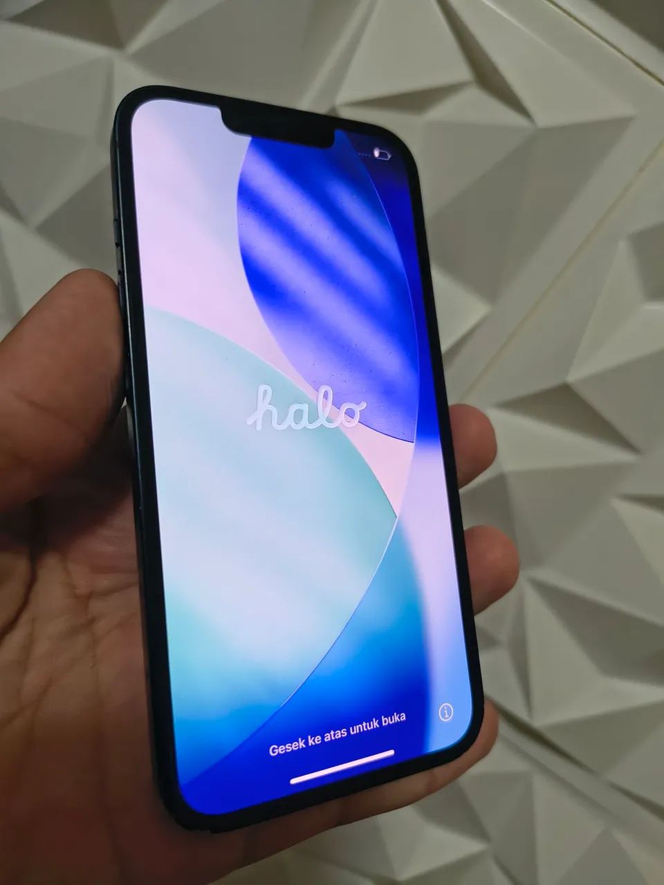 Vendo iPhone 13  128 GB impecável todos original 