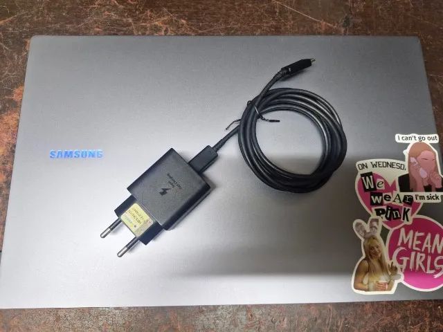 Vende-se notebook SAMSUNG GALAXYBOOK4 - Foto 3
