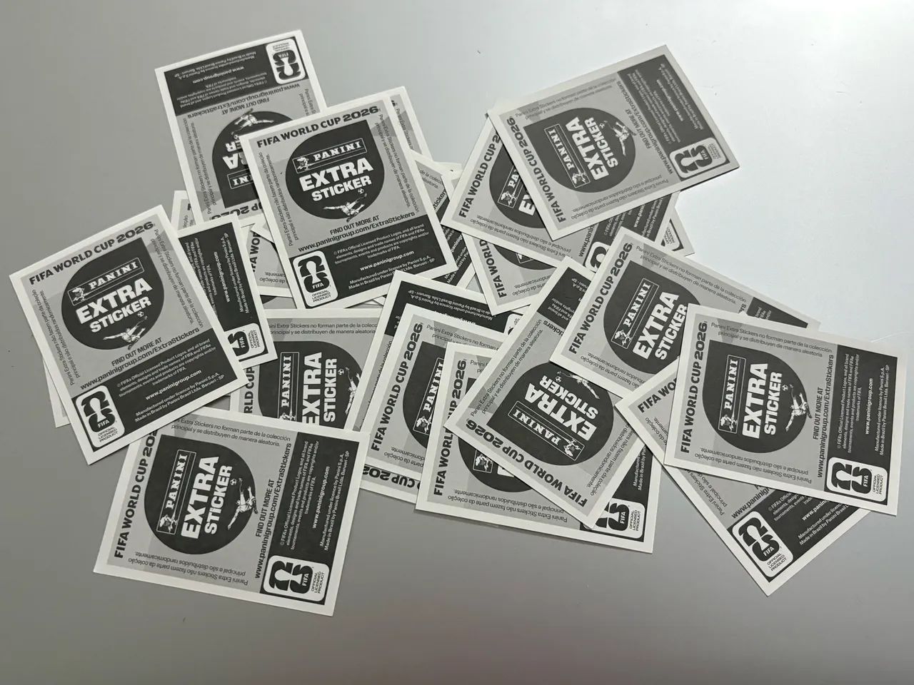 Kit com todas 20 legends bronzes - extra stickers panini 2026 - Foto 3