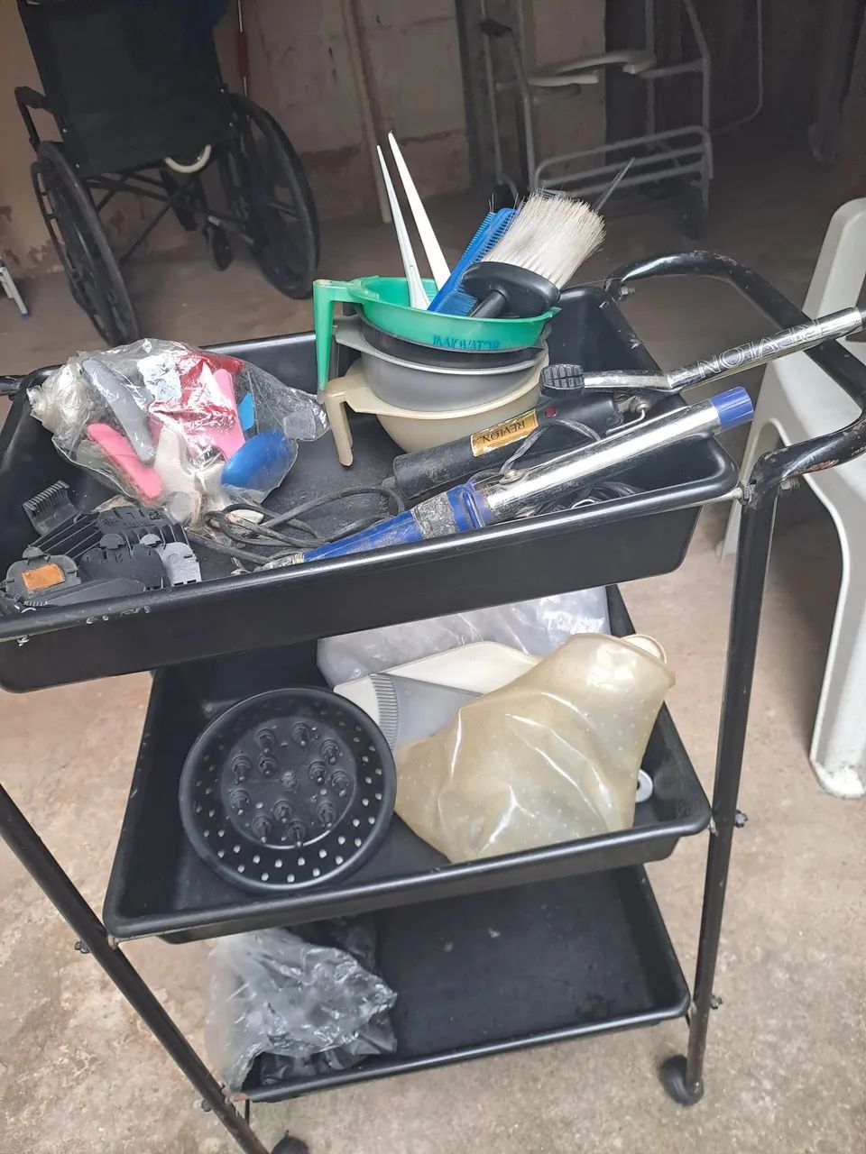 Carrinho de salão, mais uns assessórios,  - Foto 4