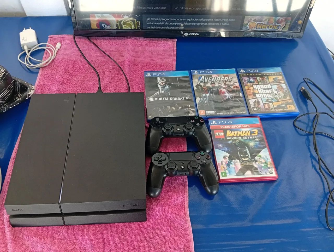 Playstation 4 fat com 9 jogos e dois controles 