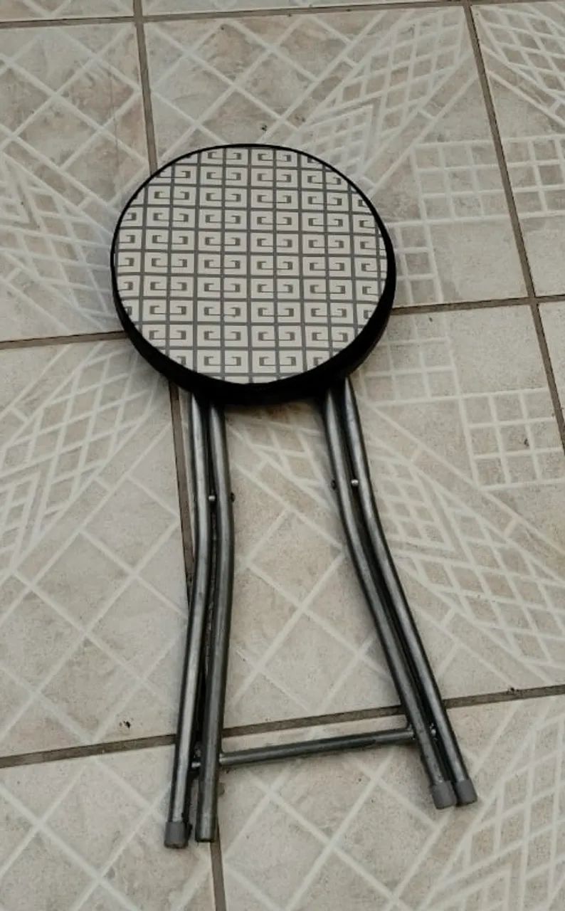 VENDO 3 banquetas 