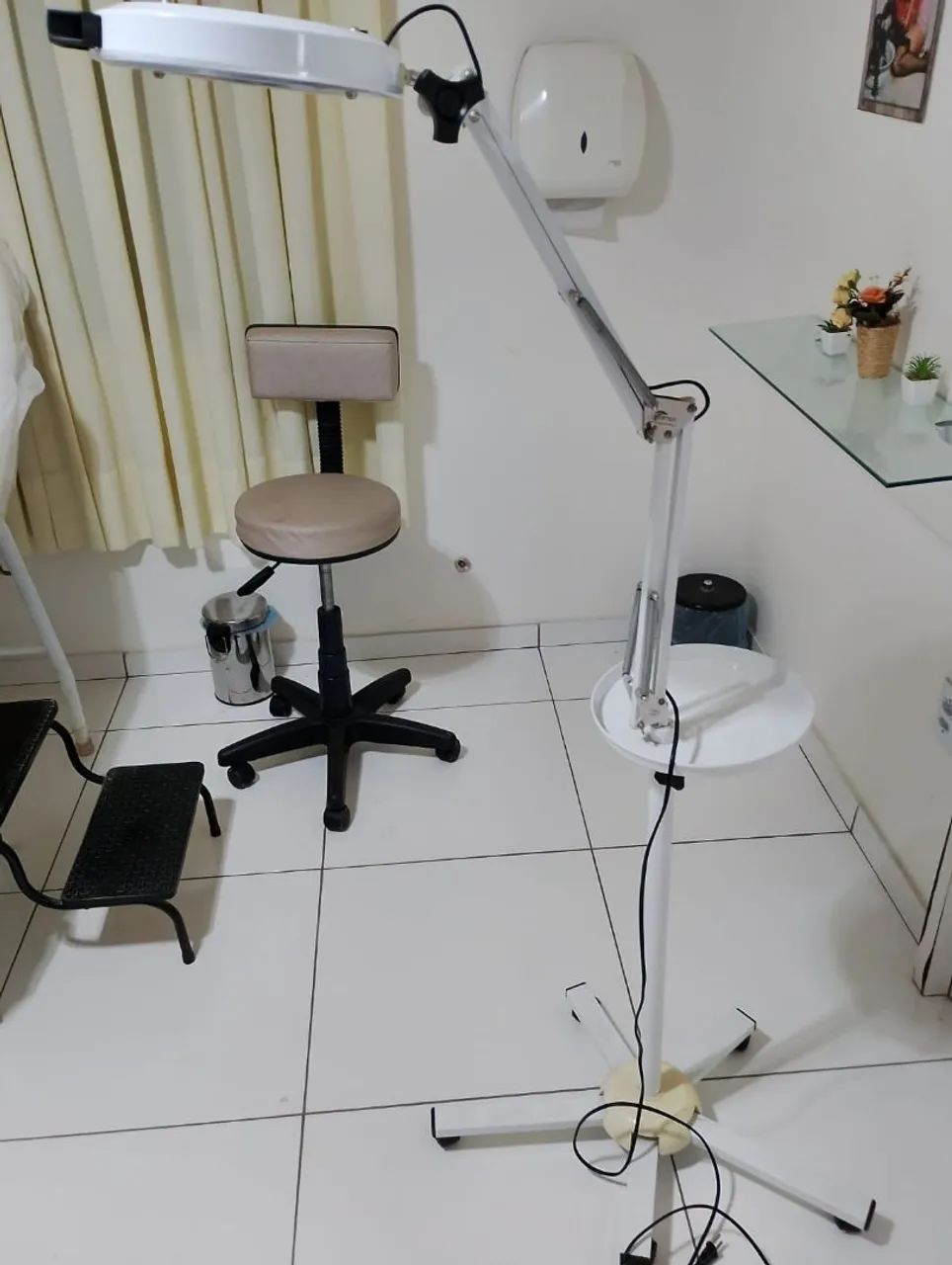 Lupa estetica com tripé 