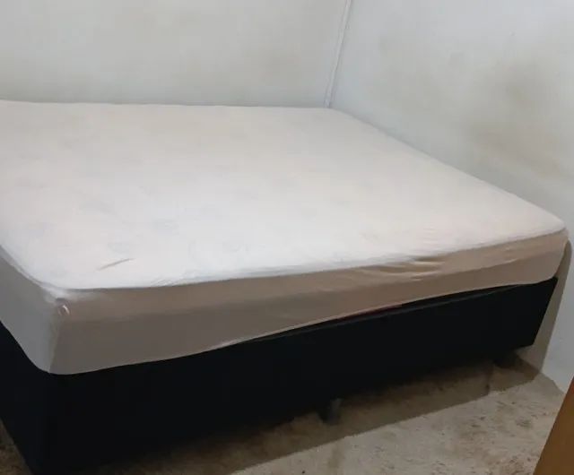 Cama box,com base bipartida