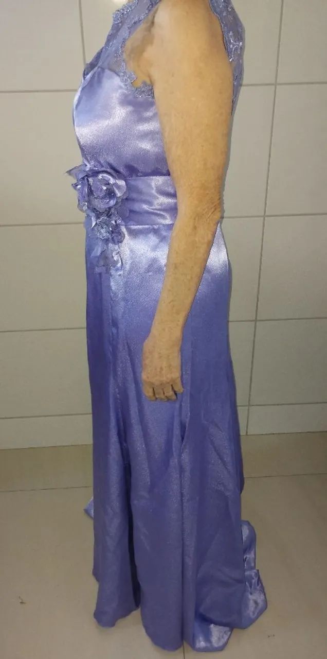 Vestido de Festa cor Hortência em cetim e renda - Foto 2